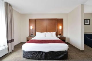 Comfort Suites University - 2