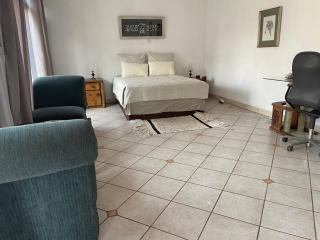 Royal View Cottage - 3