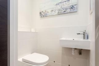 Stunning 2 bed apartment, fabulous sea view & 2 minutes to beach with parking - Southbourne - 1