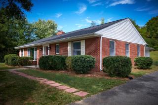 Fabulous Home W Outdoor Kitchen, Fire Pit And Back Yard! - 0