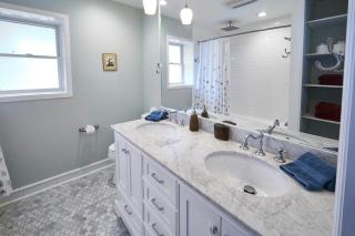 Fabulous Home W Outdoor Kitchen, Fire Pit And Back Yard! - Morristown - 2