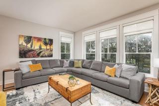 Luxurious Rivergrass Blue Mountain Retreat - 1