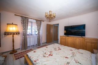 Transylvanian Retreat - Mountain View, BBQ & Pool - - 3