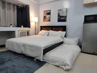 A2J Executive Studio Suite Near Venice Mall BGC - Manila - 9