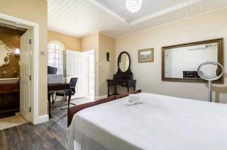 Sleek 4PPL apartment, Pool, Parking, Gated, CCTV & Wifi - Ocho Rios - 0