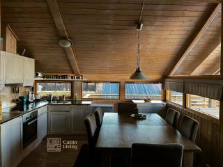 Modern sports cabin on Sjusjøen with sauna and waxing room - Ringsaker - 2