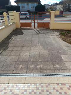 Maison entière Garage et parking - 1