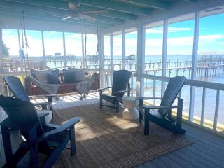 Write on the Bay, a Waterfront Retreat in Coastal Alabama - Fairhope - 4