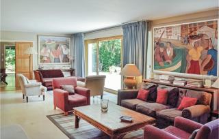 Gorgeous Home In Ascain - 8