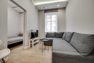 Central Platinum Apartments 8 - 9