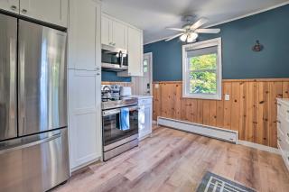 Secluded Suttons Bay Retreat with Fire Pit! - 2