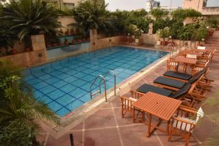 Radisson Hotel Varanasi - Varanasi - 9