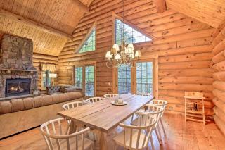 Splendid Family Cabin with Hot Tub and Grill! - 5