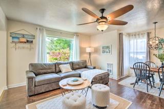 Charming Seaview Home with BBQ, Deck and Fire Pit - Seaview - 4