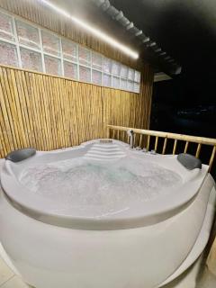 Noree Deluxe - Ban Phan Sadet Nai - 3