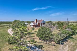 Patio and Covered Porch Spacious Bellevue Home! - 9