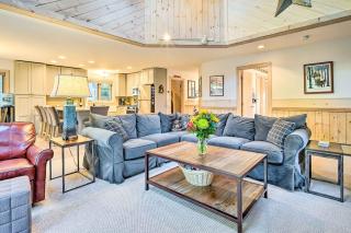 Cozy Getaway Private Hot Tub, Near Skiing! - 5