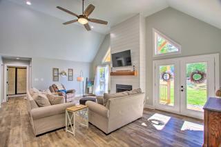 2 Mi to Golf Course and Fire Pit Cozy Counce Cabin! - 7