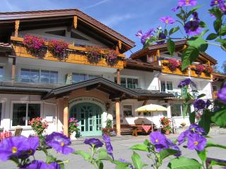 Landhotel Berghof - Bad Hindelang - 0