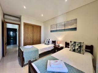 Quarteira Classic 1 With Pool by Homing - 2
