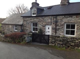 Garth Engan Private Self Contained B&B with Garden Area - 0