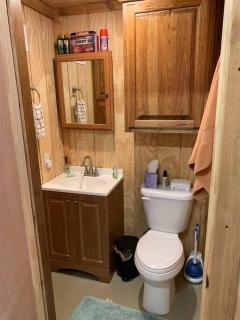 Wilderness Roost on Lake Godstone - 7