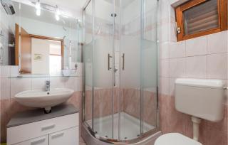 Nice Apartment In Karlobag With Wifi - 4