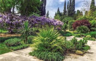 Amazing Home In Thézan-Des-Corbières - 1