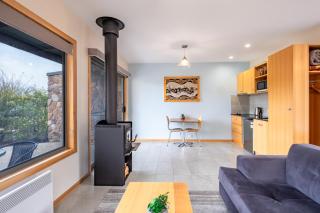 Freycinet Stone Studio 4 - Granite - 5