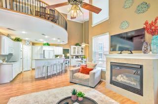 Beautiful Montgomery Home with Lakefront Deck! - Montgomery - 5