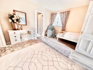 Long Acre Lodge - 1