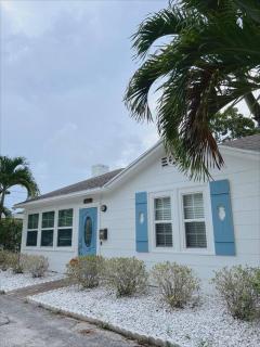 Beautiful Main House in West Palm Beach - 3