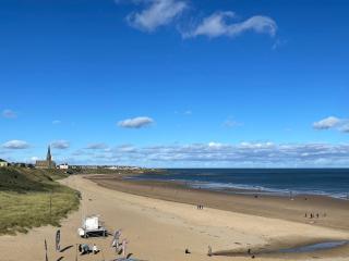 The Beach Front Apartment, Amazing Frontline Sea Views - Tynemouth - 7