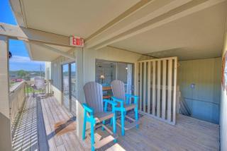Living the Dream 2 Bedroom Ocean View Cozy Condo - 7