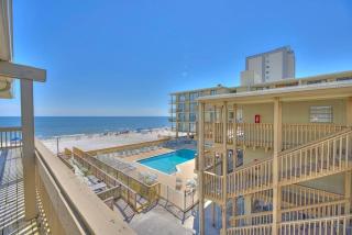 Living the Dream 2 Bedroom Ocean View Cozy Condo - Gulf Shores - 2