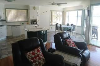 Woodys Place 87a Soldiers Point Rd fantastic duplex on the waterfront - Soldiers Point - 6