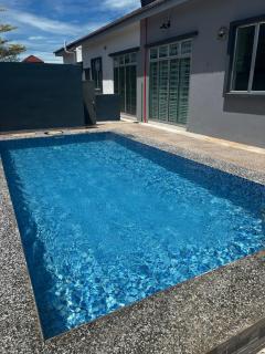 Villa Pool Kepala Batas - 9
