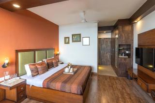 StayVista at Arncliff Villa 5 Mins from Mall Road - Mussoorie - 3