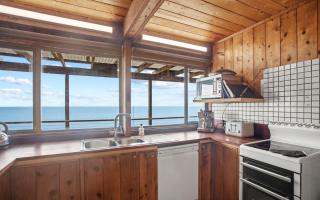 Cliffs End Beach Shack 105 Gold Coast Drive - Carrickalinga - 2