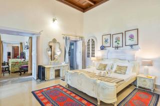 StayVista at 8Oaks - 2