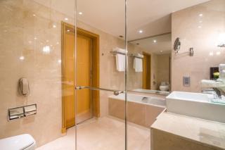 Holiday Inn Bangkok Silom by IHG - 8