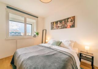 Balcony Apartment, 1 min to Metro, Perfect for Long Stay - Vienne - 0