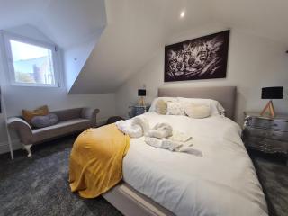 Beautiful 4 bedroom house near town centre. With Bike Store Perfect for Bike Park Wales - Merthyr Tydfil - 3
