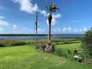 Hannah's Hideaway First row beautiful gulf views!! - Bolivar Peninsula - 0