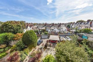Traditional 3-Bed Property in Pontcanna with Parking - 3