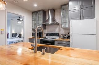 Highly updated 1 Bedroom plus den, 2 bath Crestview Unit 5 Sleeps up to 4 located near Canyon Lodge - Mammoth Lakes - 3