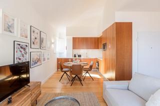 Wonderful Flat Near River w/ AC by LovelyStay - 4