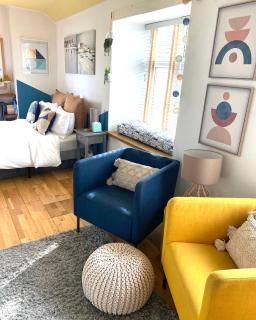 St Ives Balcony Flat TreCar - 1