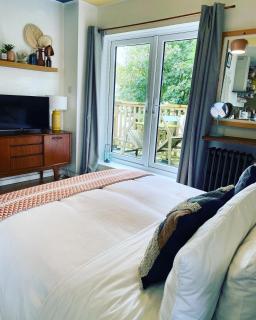 St Ives Balcony Flat TreCar - 2