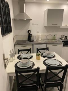 Superbe F2 proche centre ville - 1